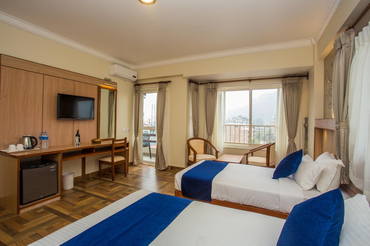 Hotel White Pearl Pokhara Exterior photo
