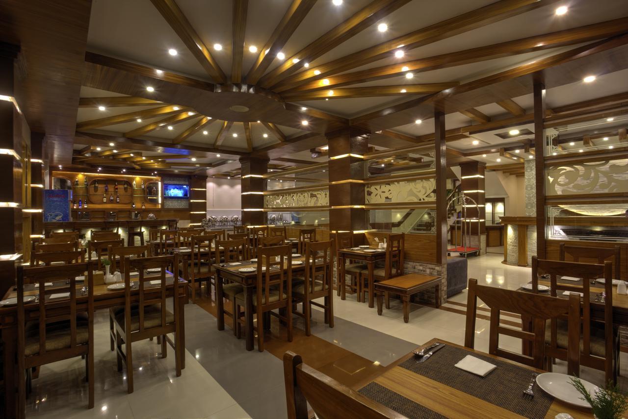 Hotel White Pearl Pokhara Exterior photo