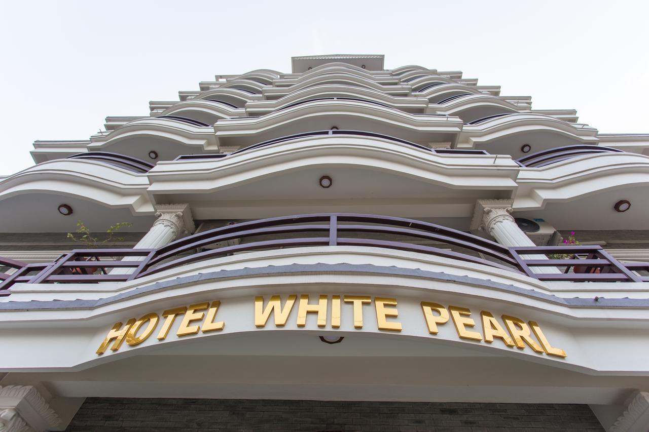 Hotel White Pearl Pokhara Exterior photo