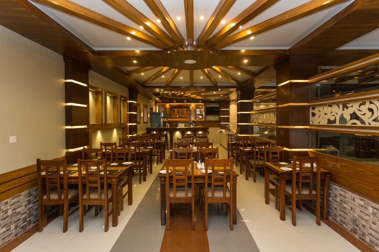 Hotel White Pearl Pokhara Exterior photo