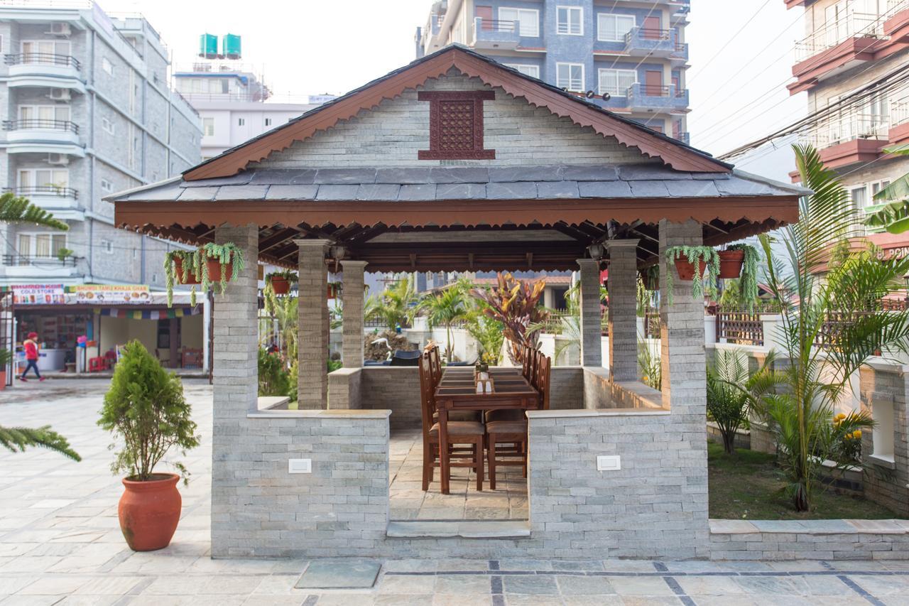 Hotel White Pearl Pokhara Exterior photo