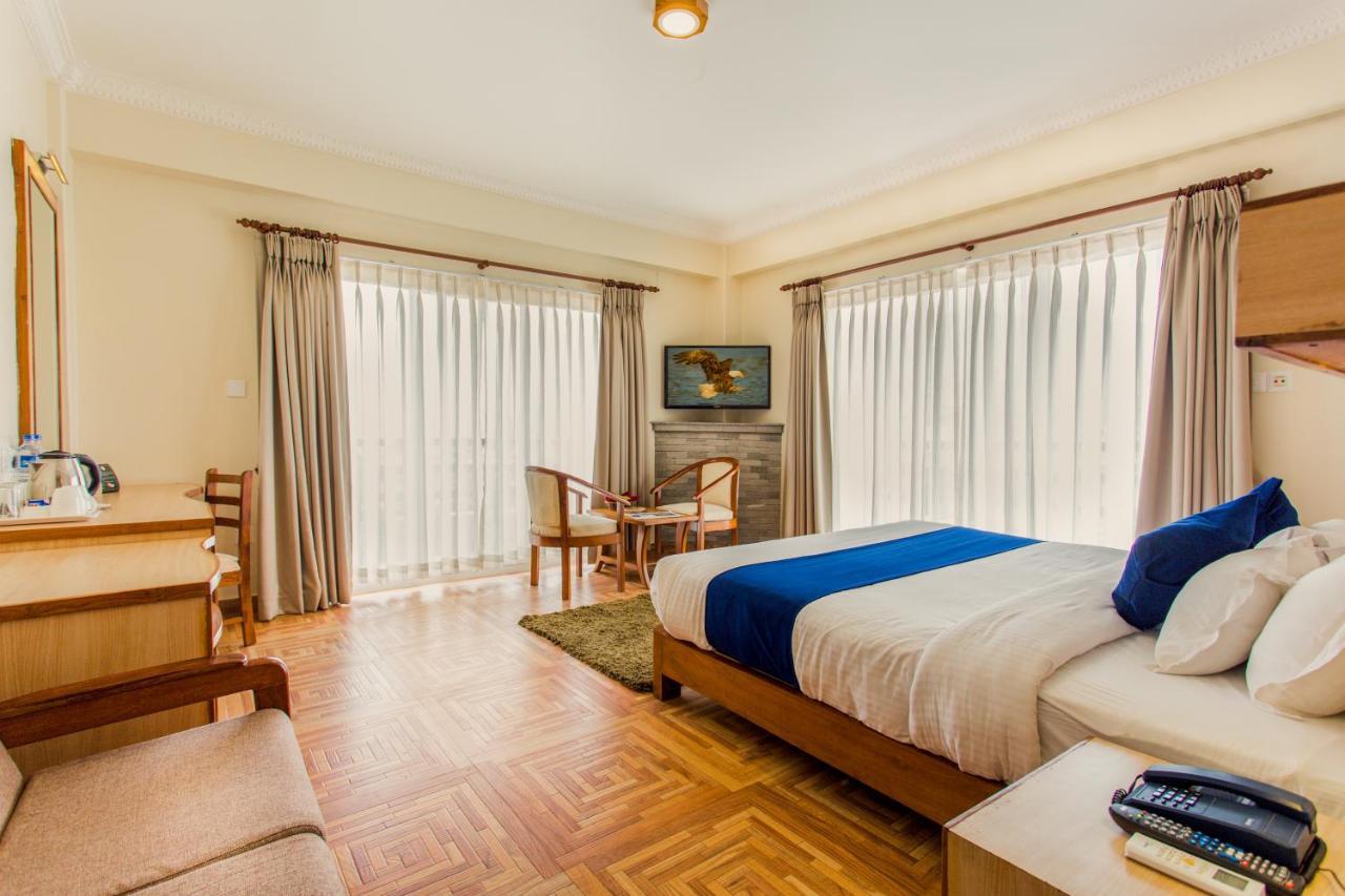 Hotel White Pearl Pokhara Exterior photo
