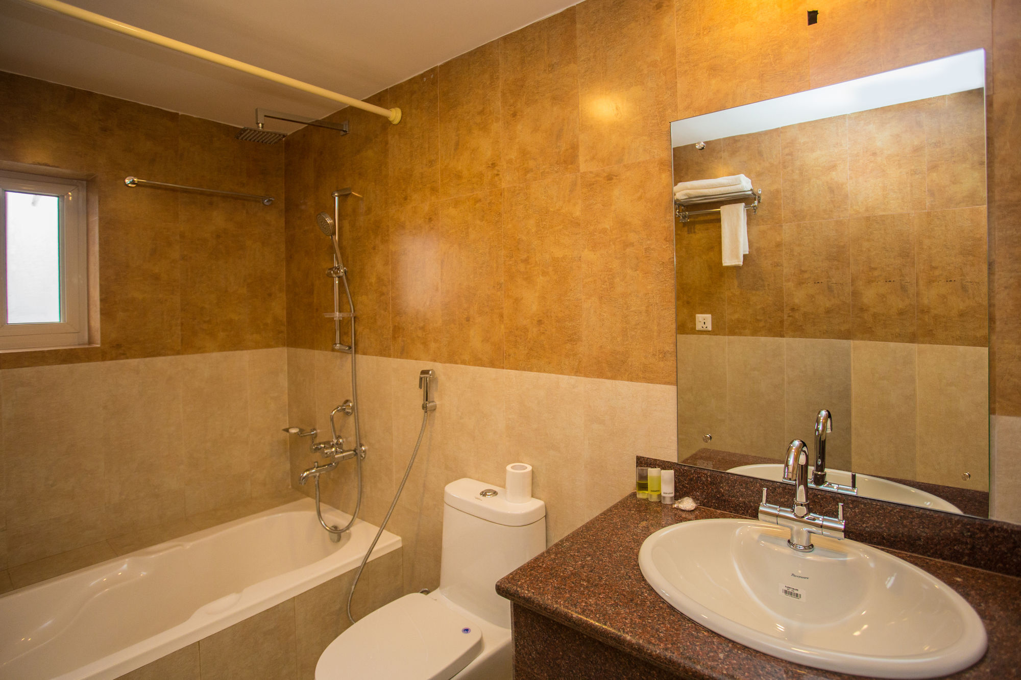 Hotel White Pearl Pokhara Exterior photo