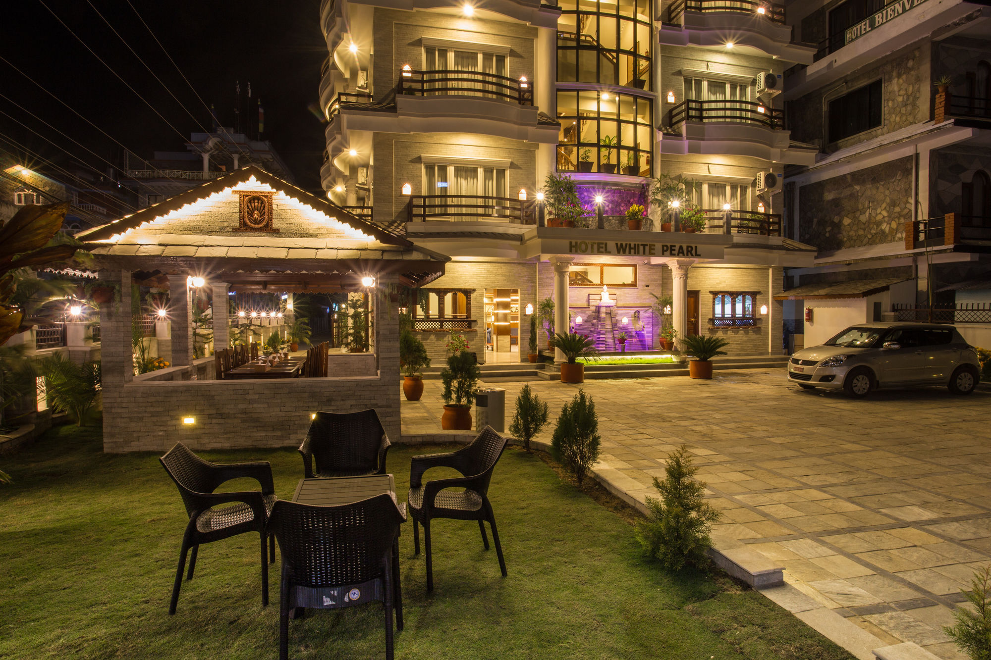 Hotel White Pearl Pokhara Exterior photo