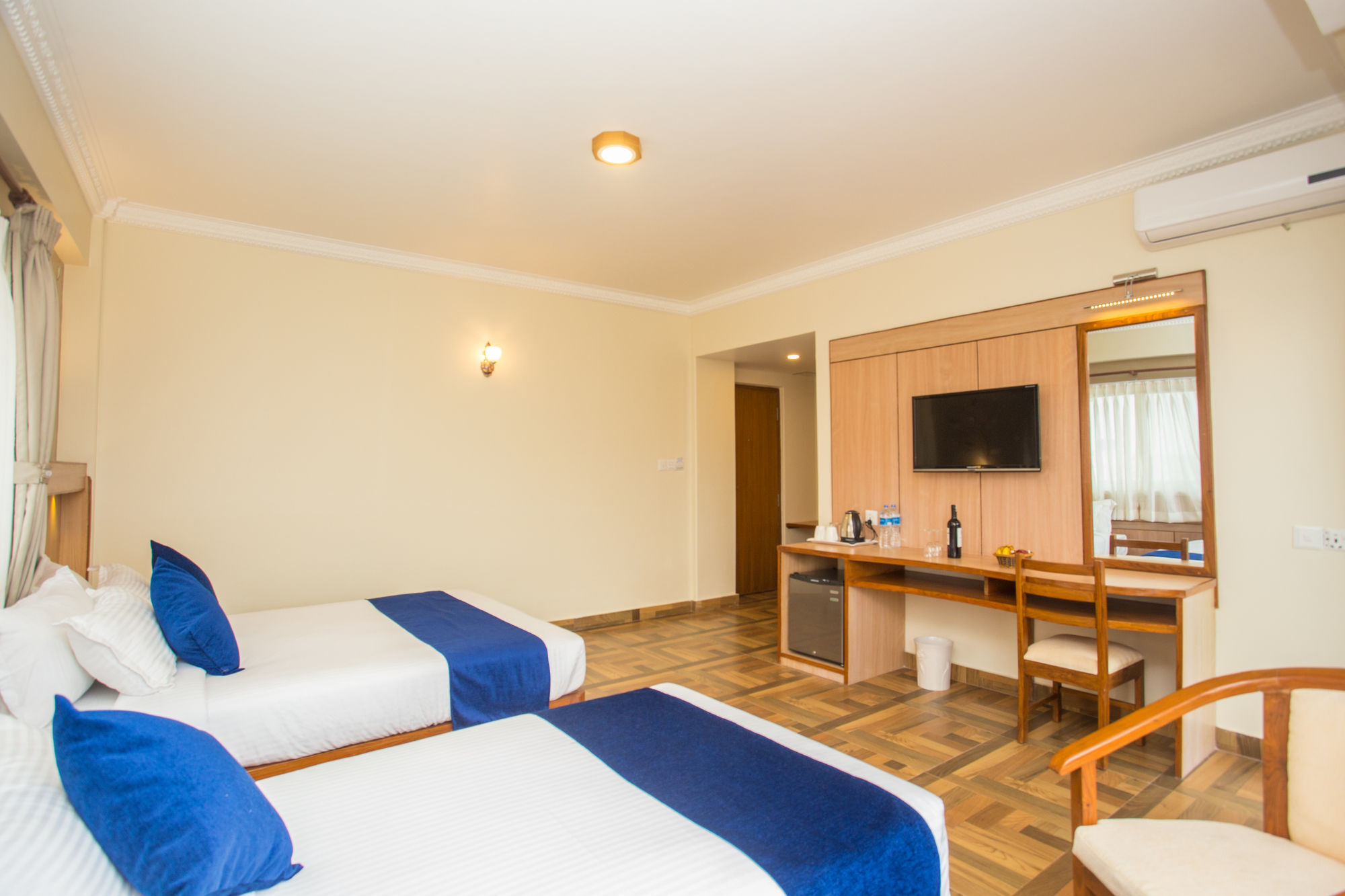 Hotel White Pearl Pokhara Exterior photo