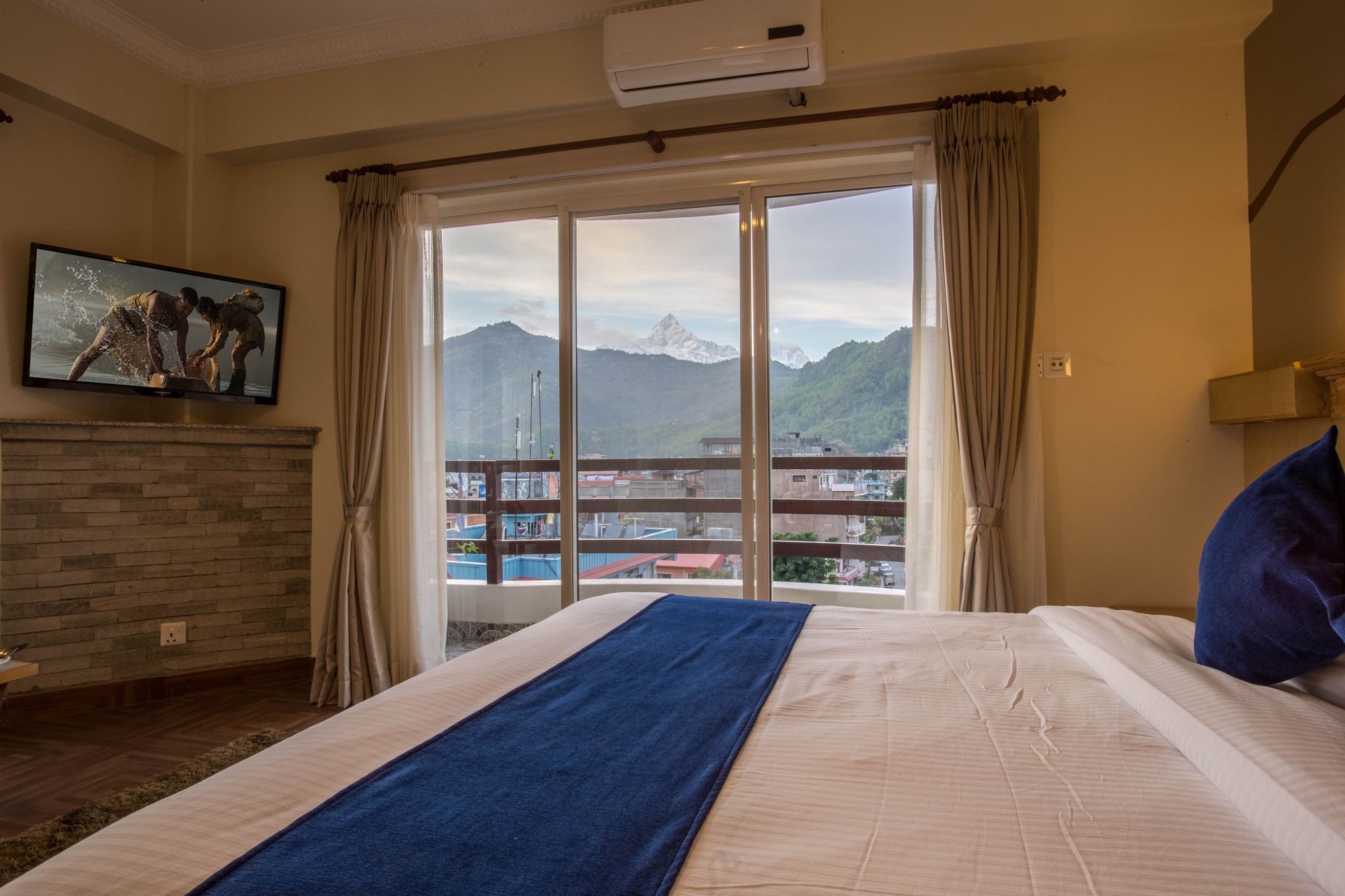 Hotel White Pearl Pokhara Exterior photo