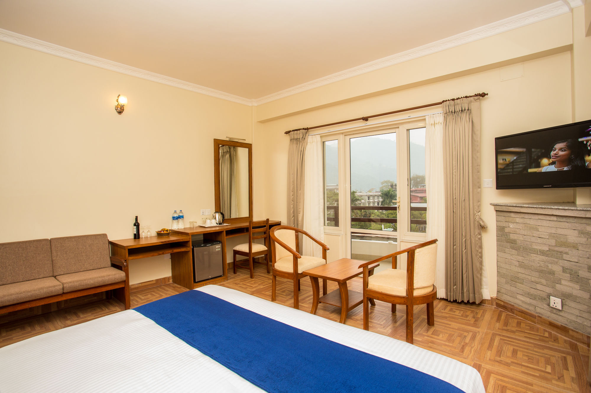 Hotel White Pearl Pokhara Exterior photo